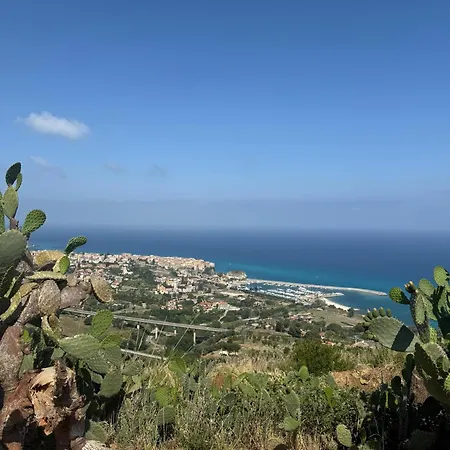 On Hill 1 דירה *