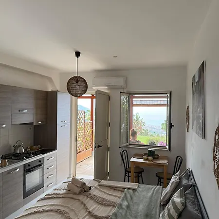 Apartment On Hill 1 *